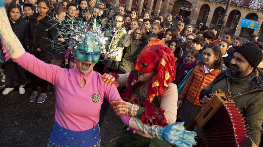 &quot;MikroLab&quot;, teatro de proximidad con &quot;Factoría Norte&quot; y &quot;El Encuentro Teatro&quot;, en Laboral Ciudad de la Cultura