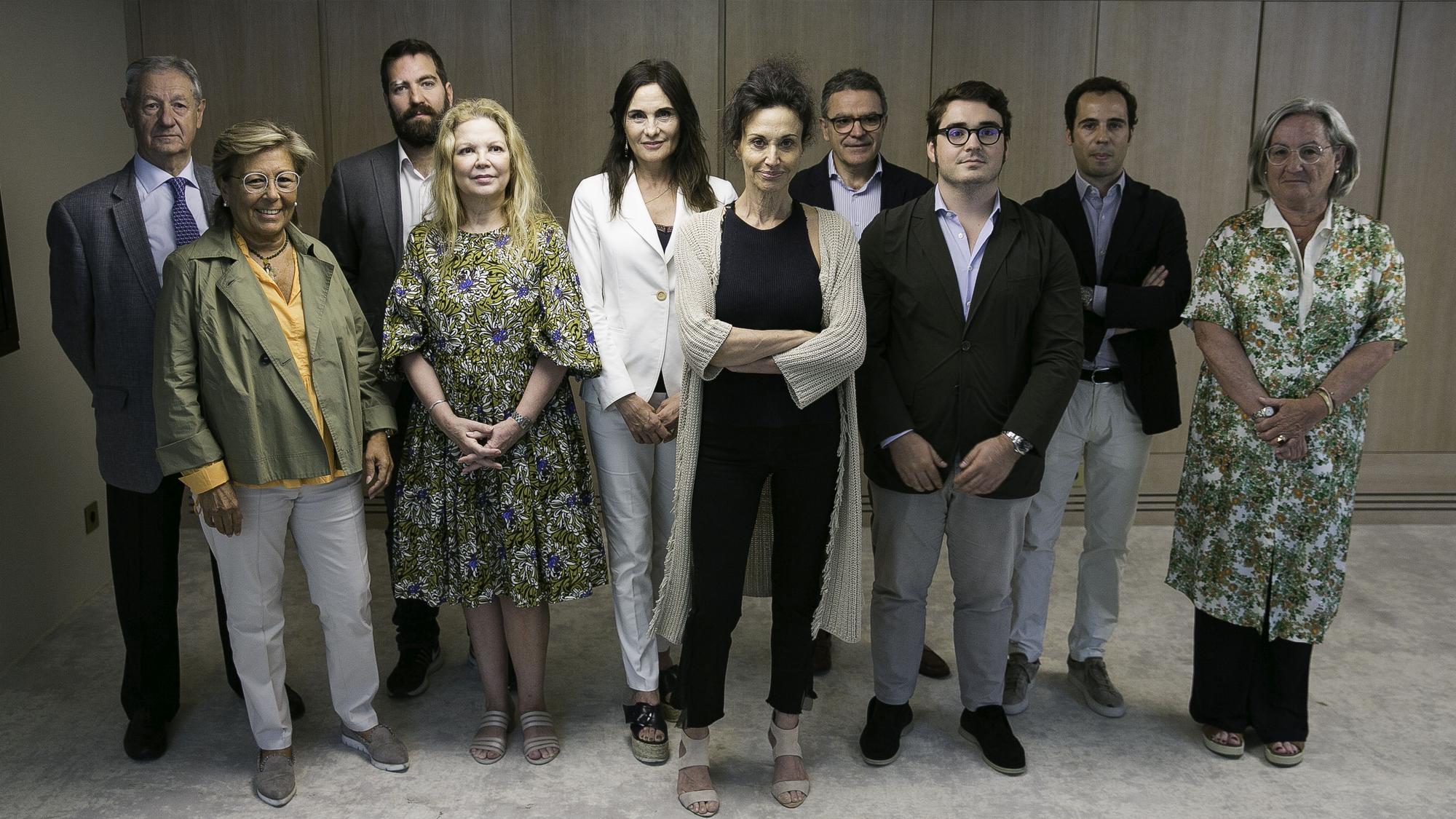 Rosa Cañadas con su equipo en la presentación de su candidatura