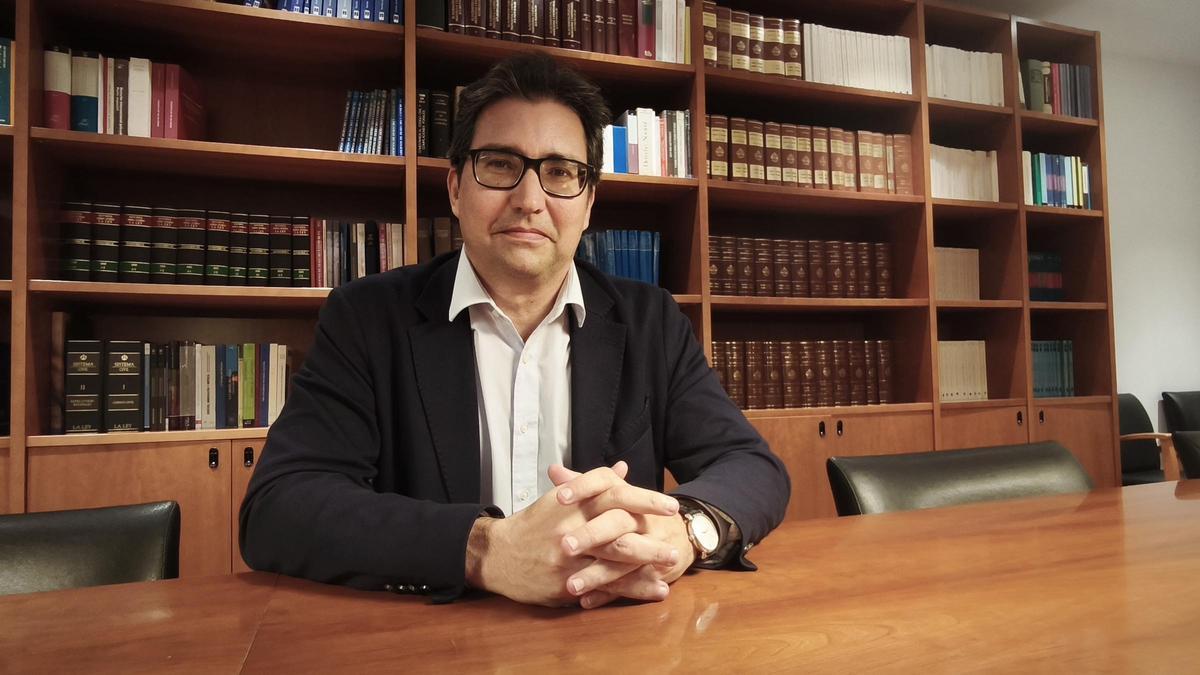 El notari Borja Morgades, al seu despatx del Passeig Pere III de Manresa