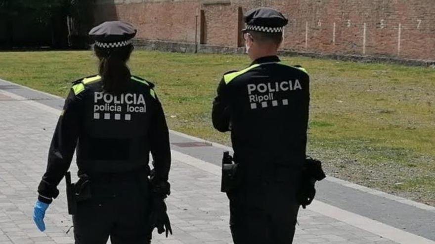La Generalitat inclourà als policies locals de Catalunya en el grup de vacunació dels cossos essencials