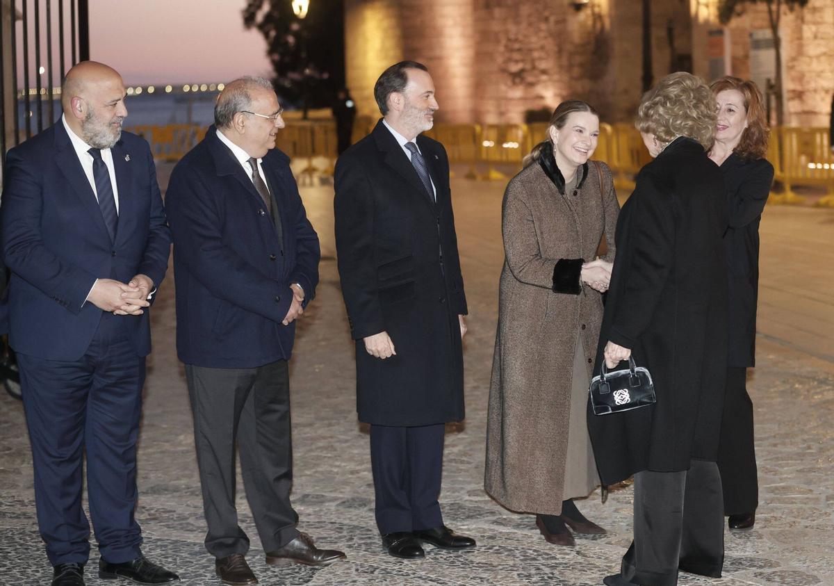 Doña Sofía y las infantas Elena y Cristina, acompañadas de Victoria Federica e Irene Urdangarin, en el Concierto de Semana Santa que se celebra en la Catedral de Mallorca