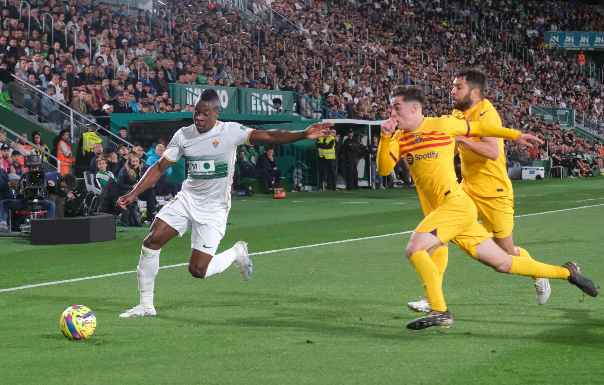 Así se ha vivido el Elche - Barça en el Martínez Valero