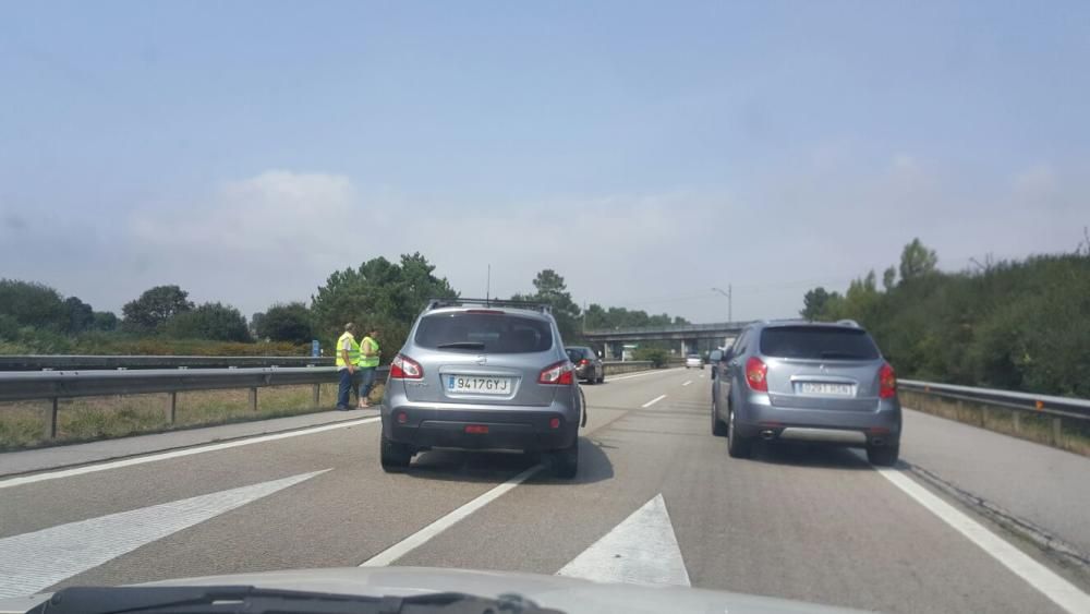 Un accidente en la "Y" provoca varios kilómetros de atasco en dirección Gijón