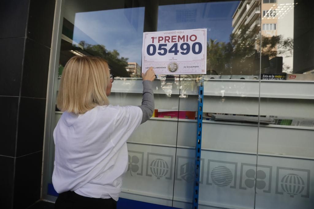 La papelería Sastre de s'Arenal reparte 400.000 euros del Gordo de Navidad