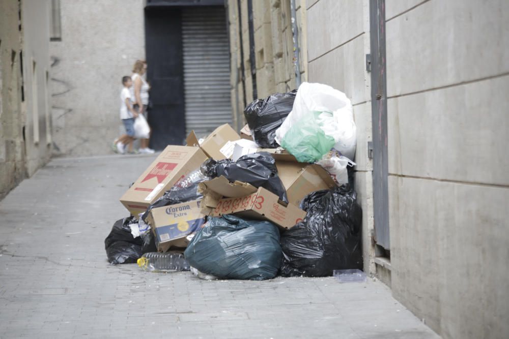 Basura en las calles de Alicante