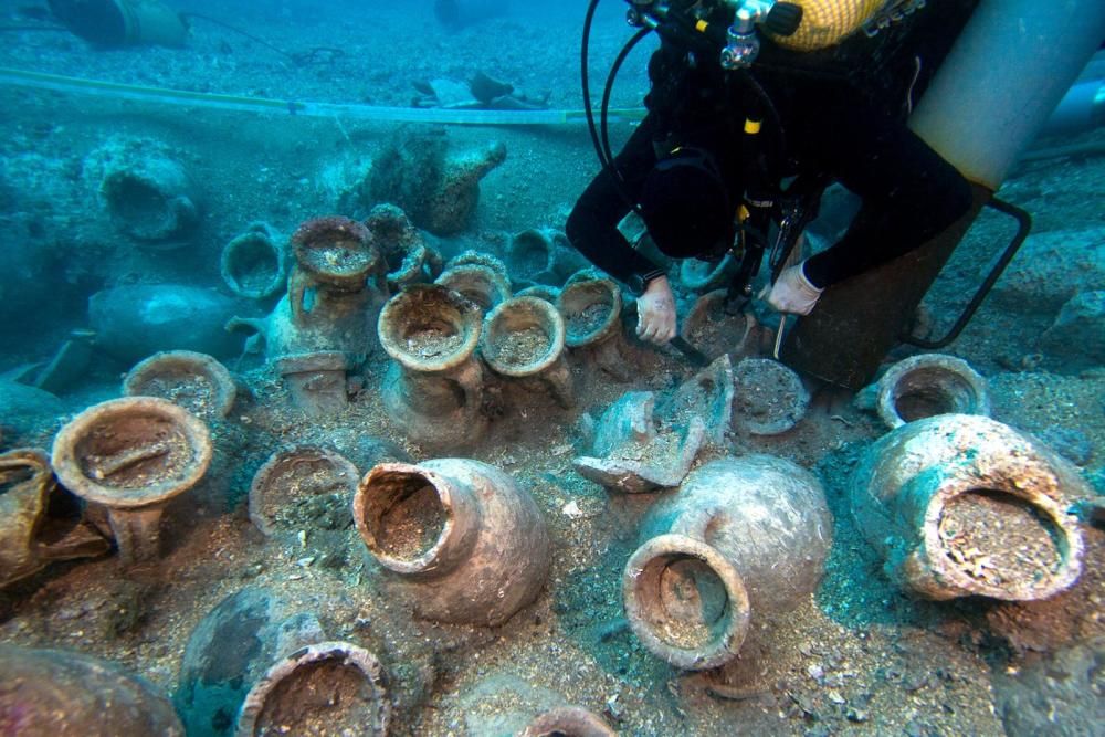 El vaixell romà enfonsat a les Formigues conserva part de la fusta del casc