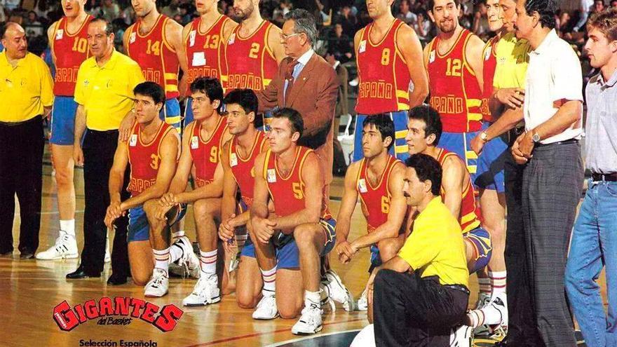 1991 Plantilla y técnicos de la España que logra el bronce en el Campeonato de Europa del 91. Foto: Gigantes