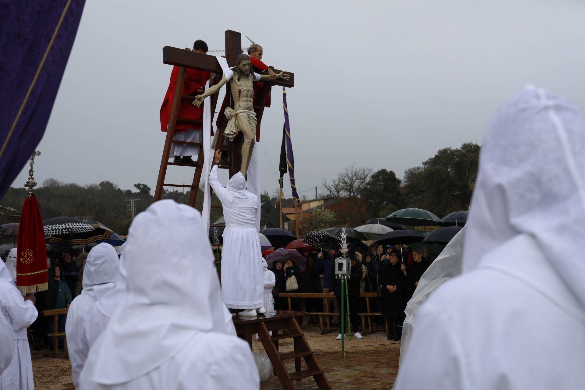 GALERÍA | Procesión del Santo Entierro en Bercianos de Valverde