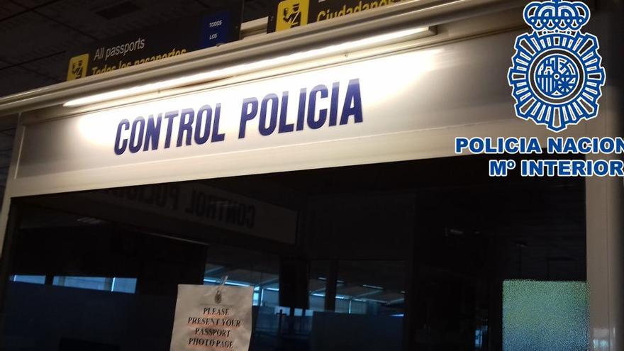 Cinco detenidos en Tenerife por intentar volar con pasaportes falsos