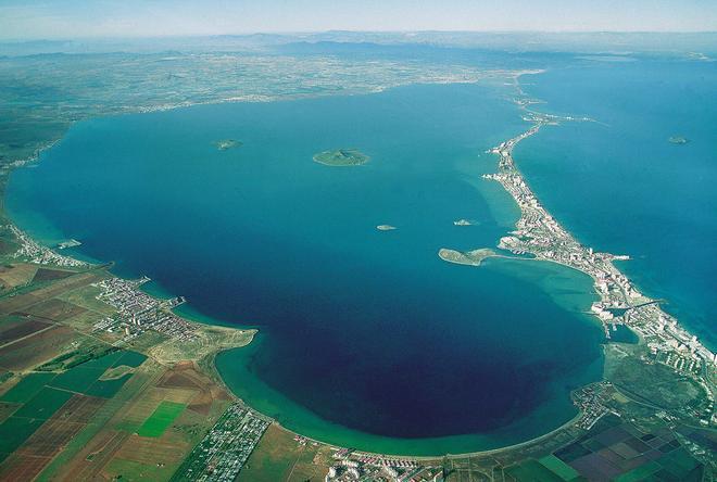 El Mar Menor llega al banquillo como víctima: el juicio que puede cambiar la justicia ambiental en Europa