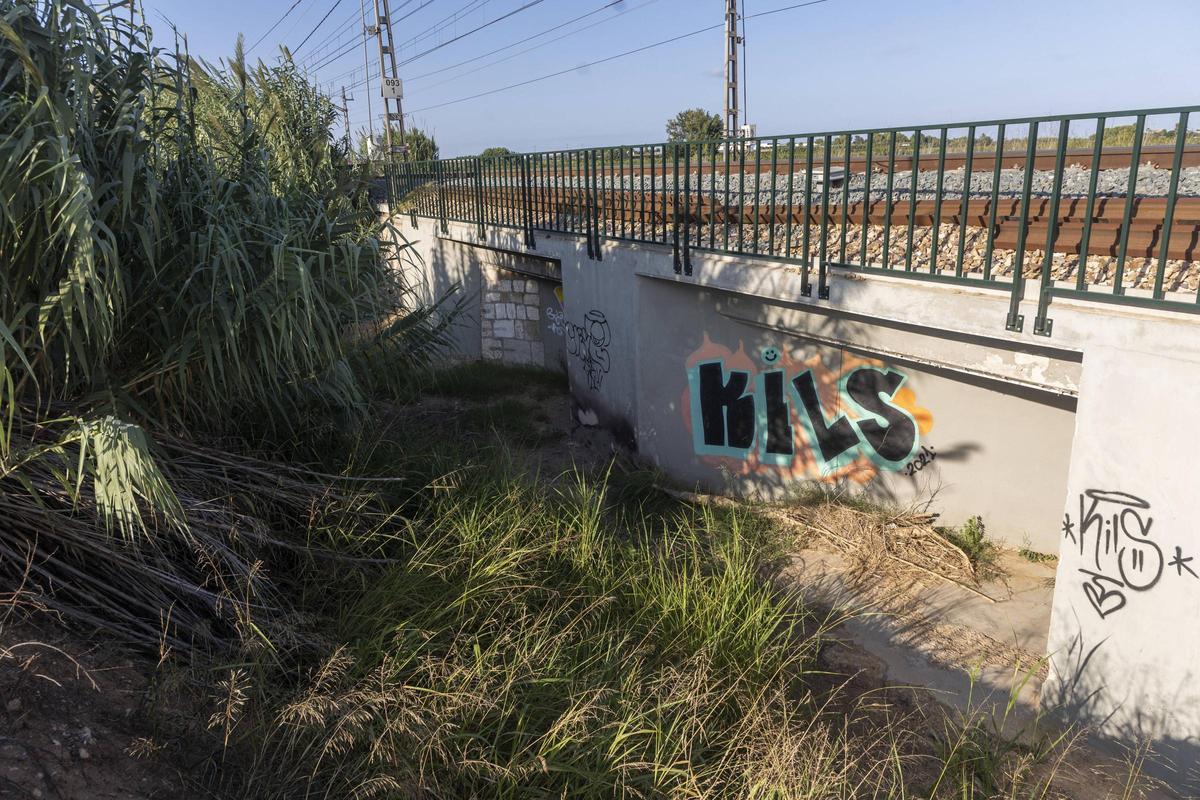 Paso actual de uno de los barrancos bajo la línea del ferrocarril.
