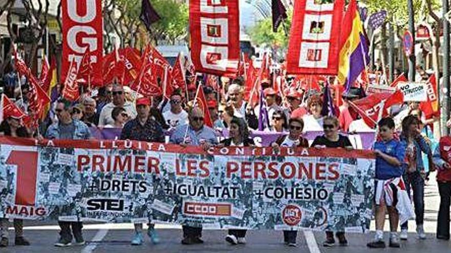 Trabajadores reclamando respeto a sus derechos el pasado uno de mayo.