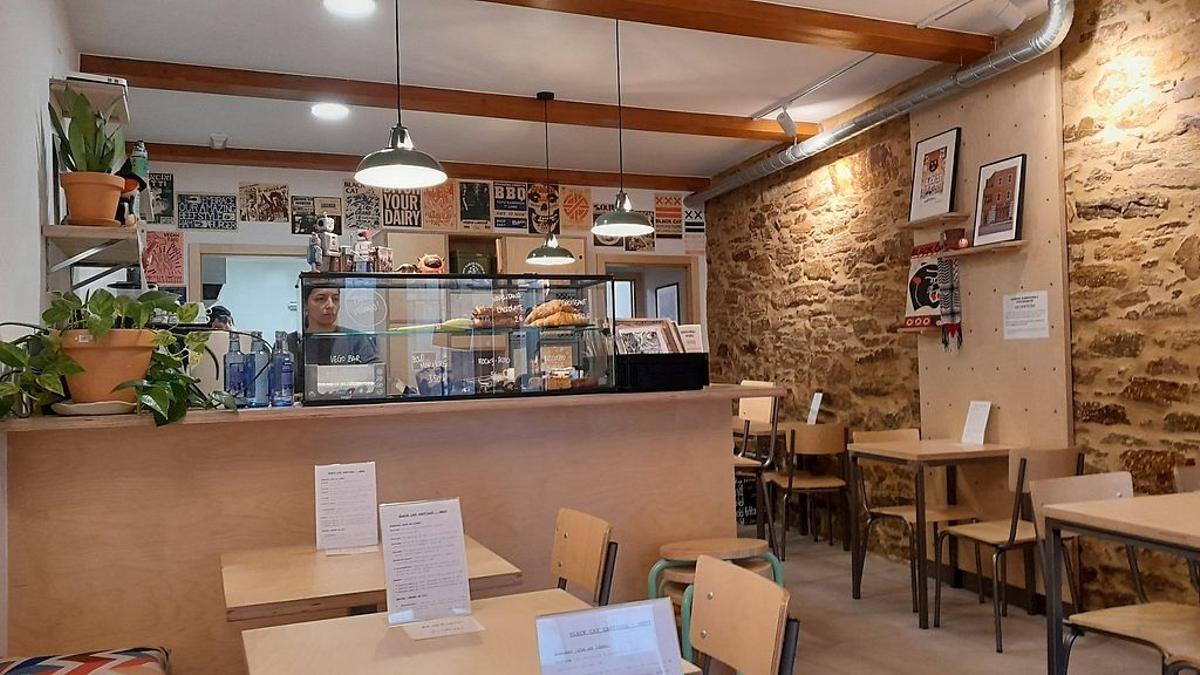 Interior del café vegano Black Cat