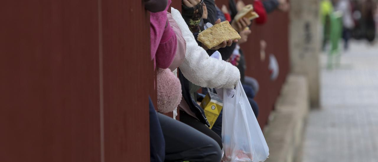 Hora del almuerzo en el colegio Ausiàs March, en una imagen de 2019