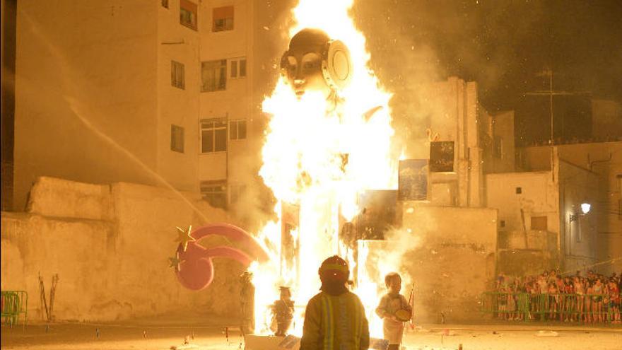 El Raval también hace honor a San Juan