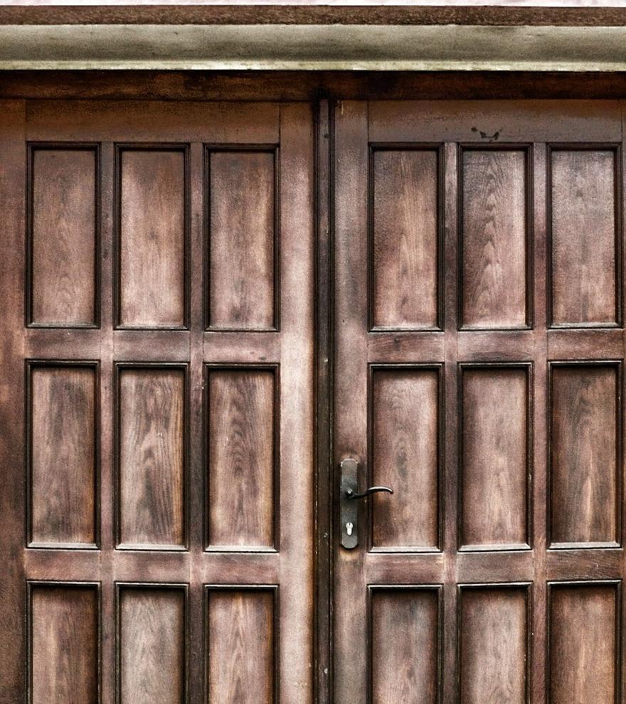 Com s’han de netejar les portes de fusta perquè semblin noves