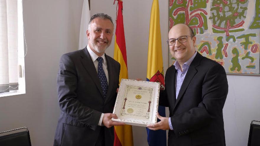 Reconocimiento de la Gran Logia al Cabildo