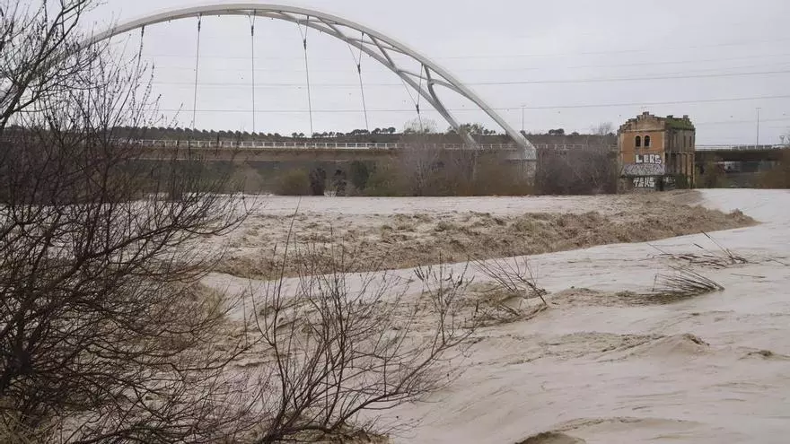 El cauce del Guadalquivir, a la altura del puente Abbás Ibn Firnás