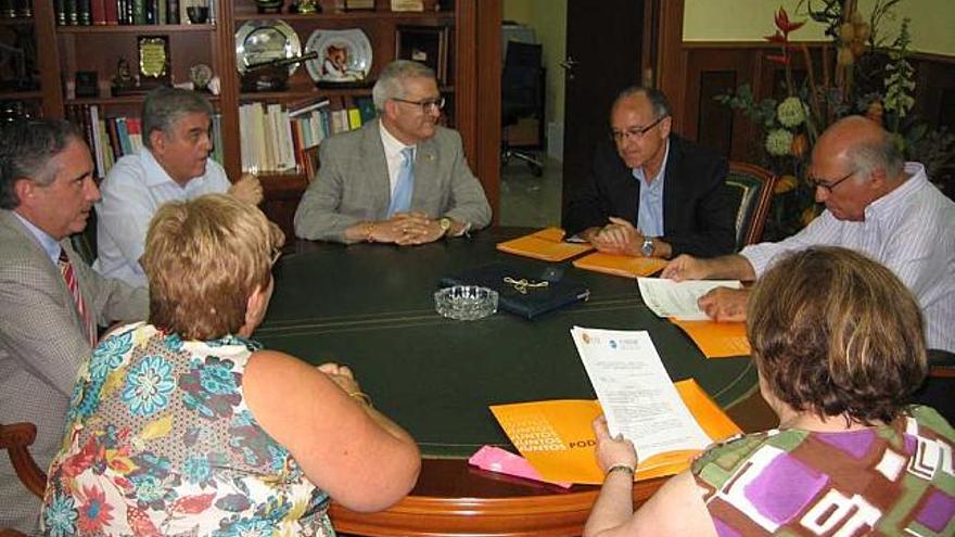 CAM y Cooperativa dan 9.000 euros a la beneficencia