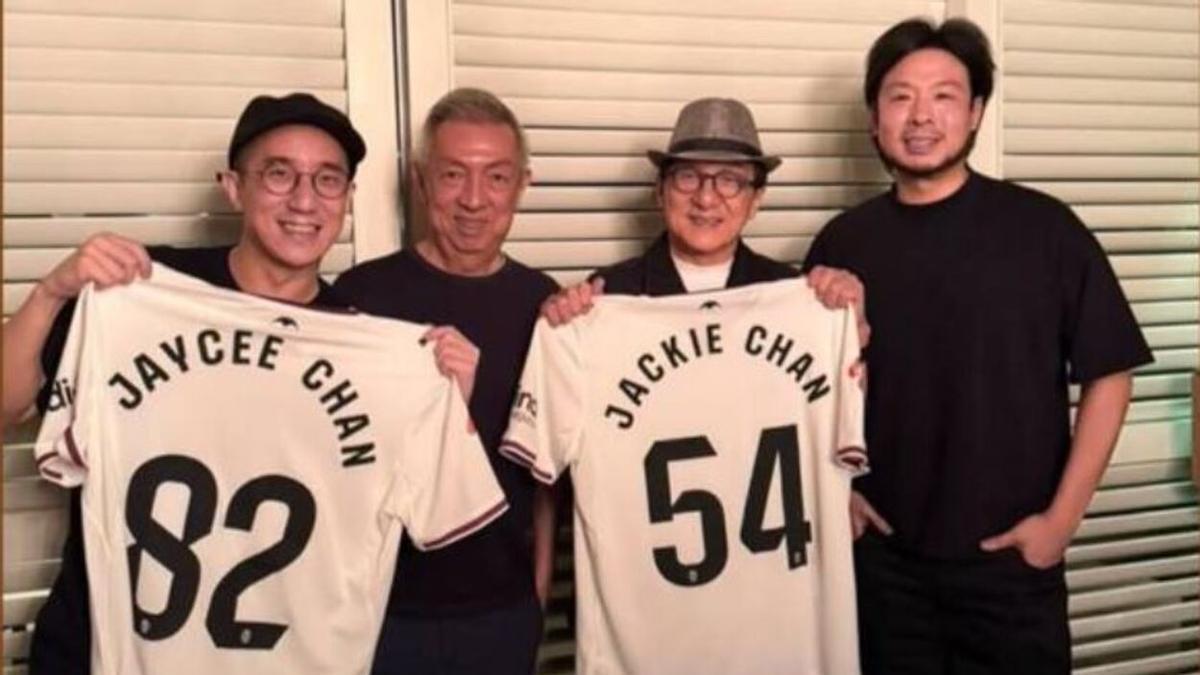 El Valencia CF 'ficha' a Jackie Chan