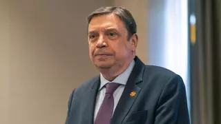 Luis Planas sobre el foco de gripe aviar en Extremadura: "Cada vez que hay un incidente así, afecta a las exportaciones"