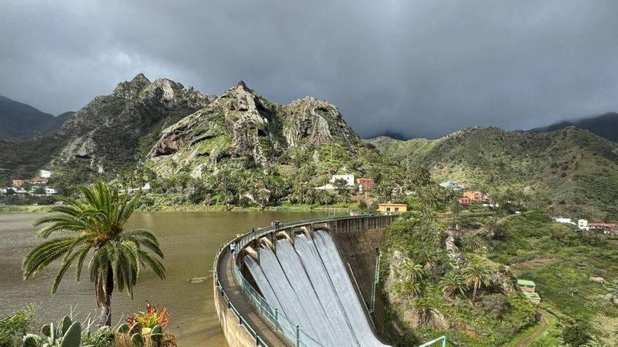 Storm Therese Causes La Encantadora Dam to Overflow, Boosting La Gomera Agriculture