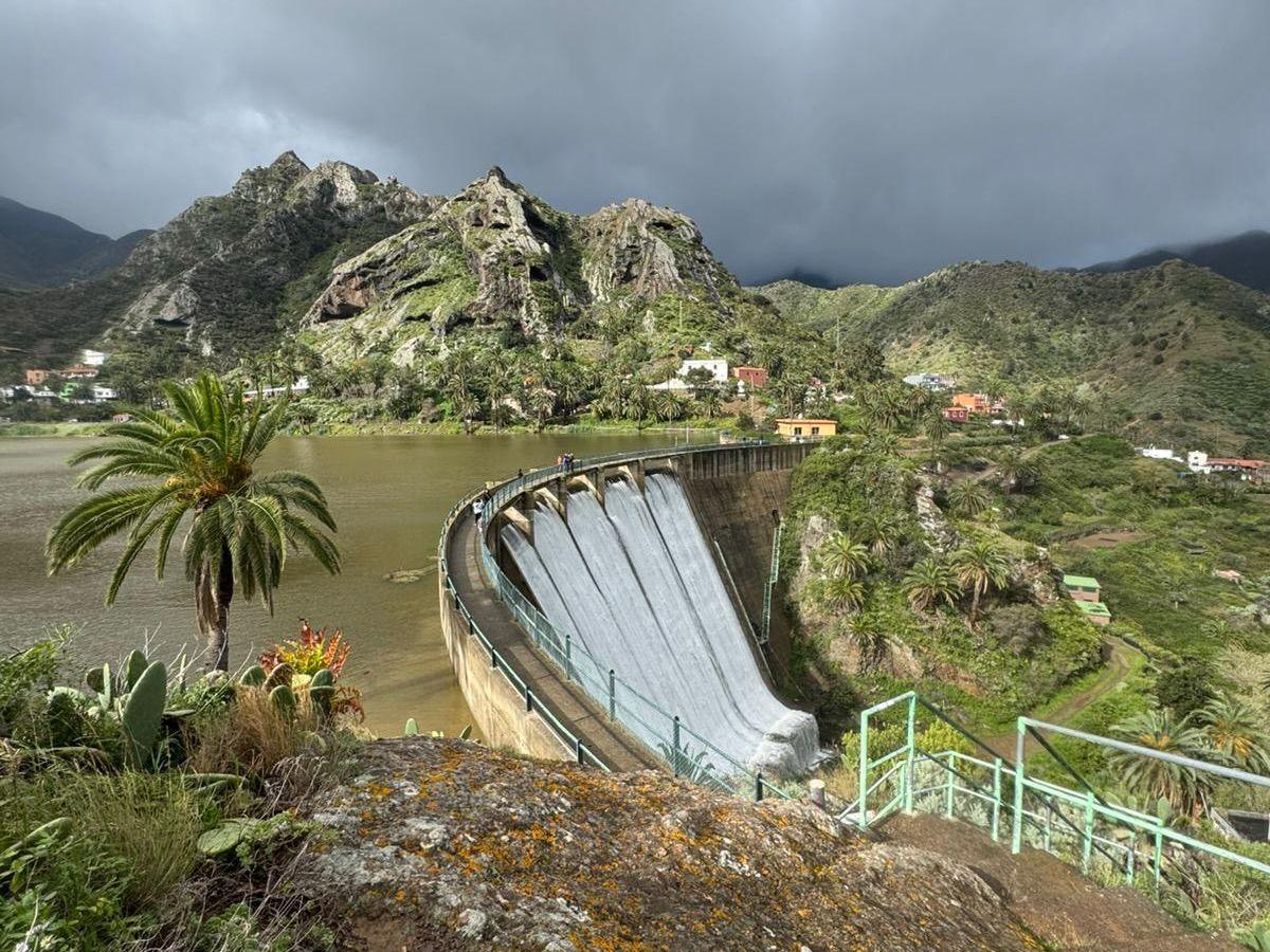 Imagen de la presa La Encantadora tras las lluvias de Therese