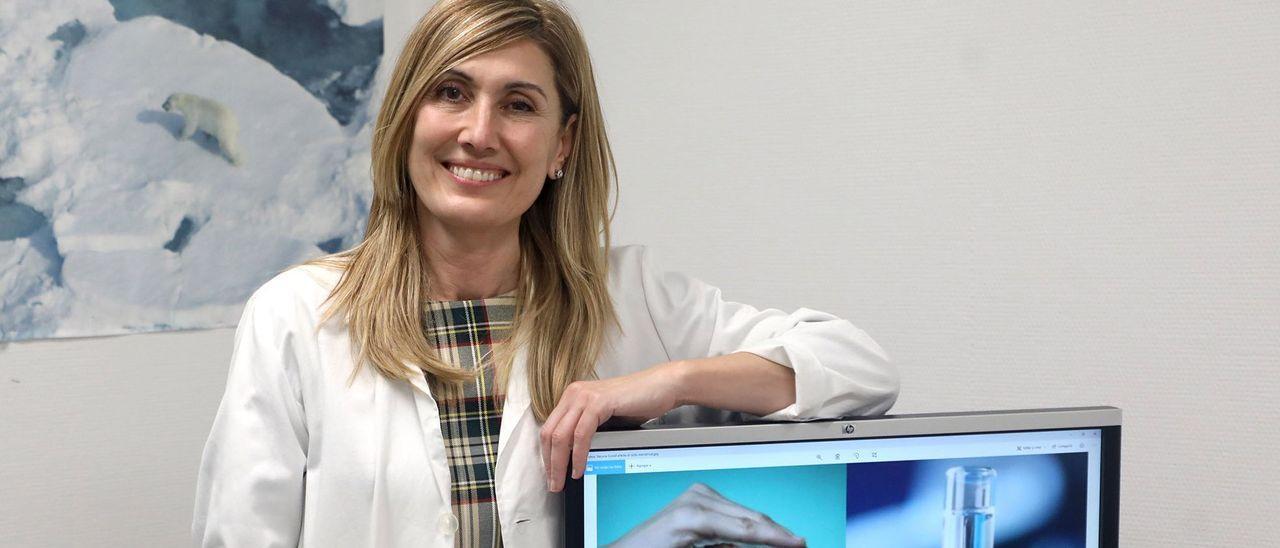 González Cea, en su consulta del Hospital Clínico de Santiago.