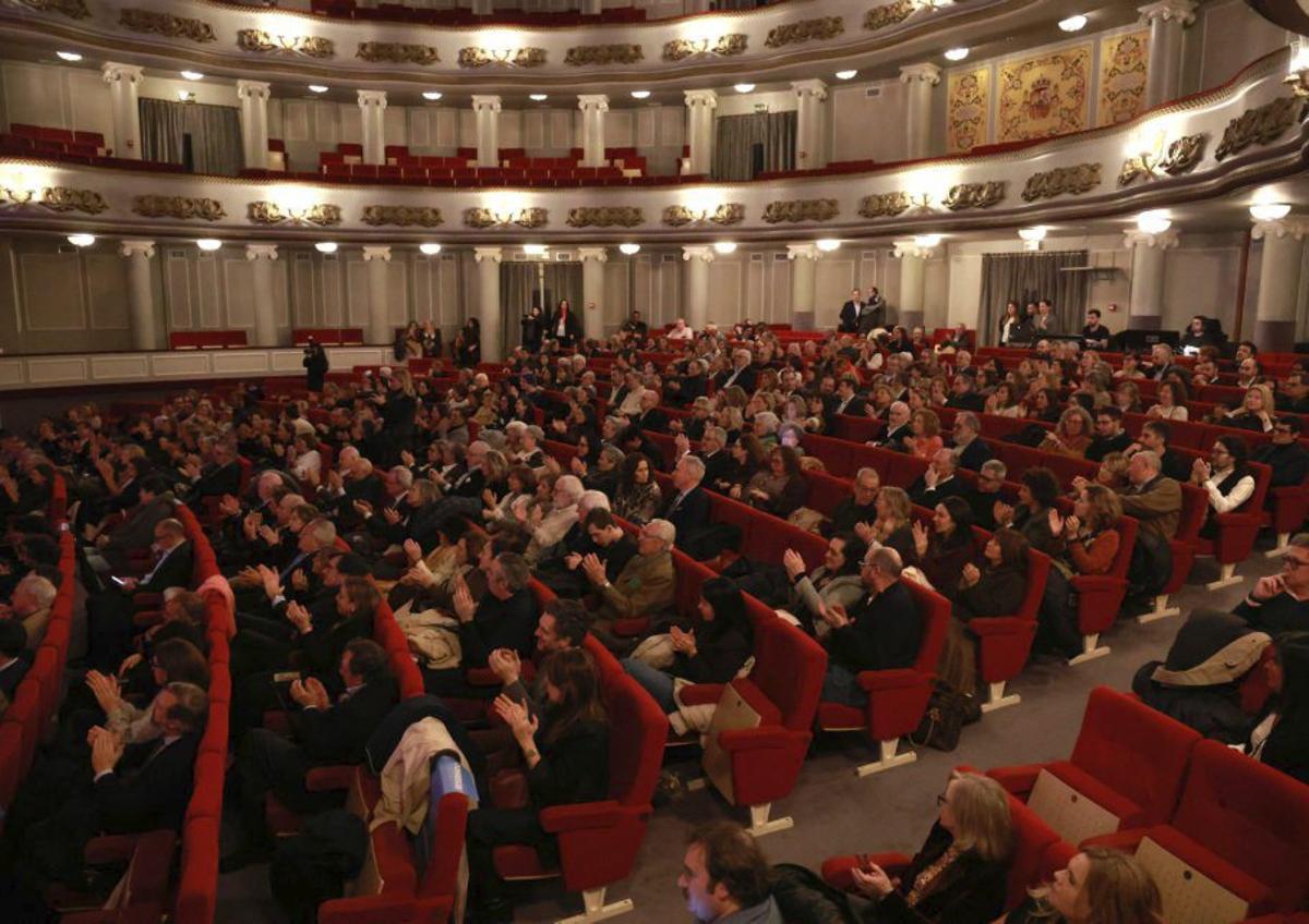 Público asistente a la presentación de la fundación. | José Lores