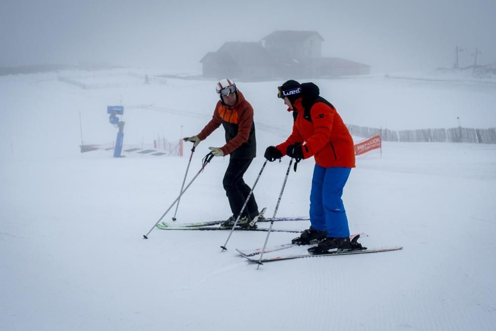 Se hace la nieve en Ourense. // Brais Lorenzo