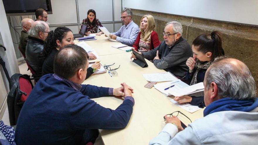 El consell rector se reunirá en breve para abordar la crisis municipal con Bellido