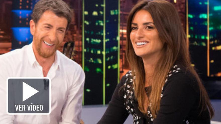 Penélope Cruz en &#039;El Hormiguero&#039; junto a Pablo Motos.