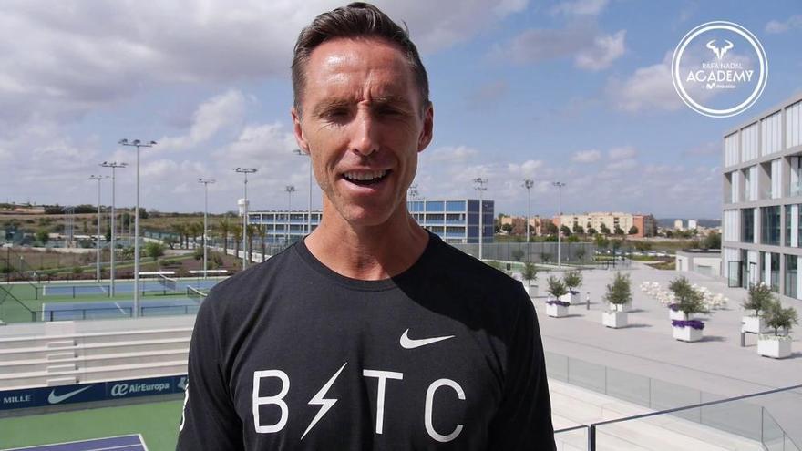 Steve Nash visita a Rafa Nadal en su academia