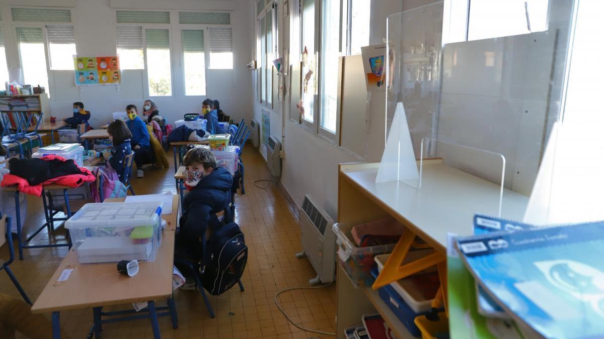 Educación afirma que &quot;los centros tienen pautas sanitarias para equilibrar confort térmico y ventilación&quot;