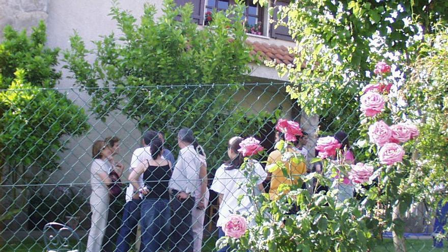 La familia sobrecogida en su casa de Queirugás (Verín), tras conocer la terrible noticia