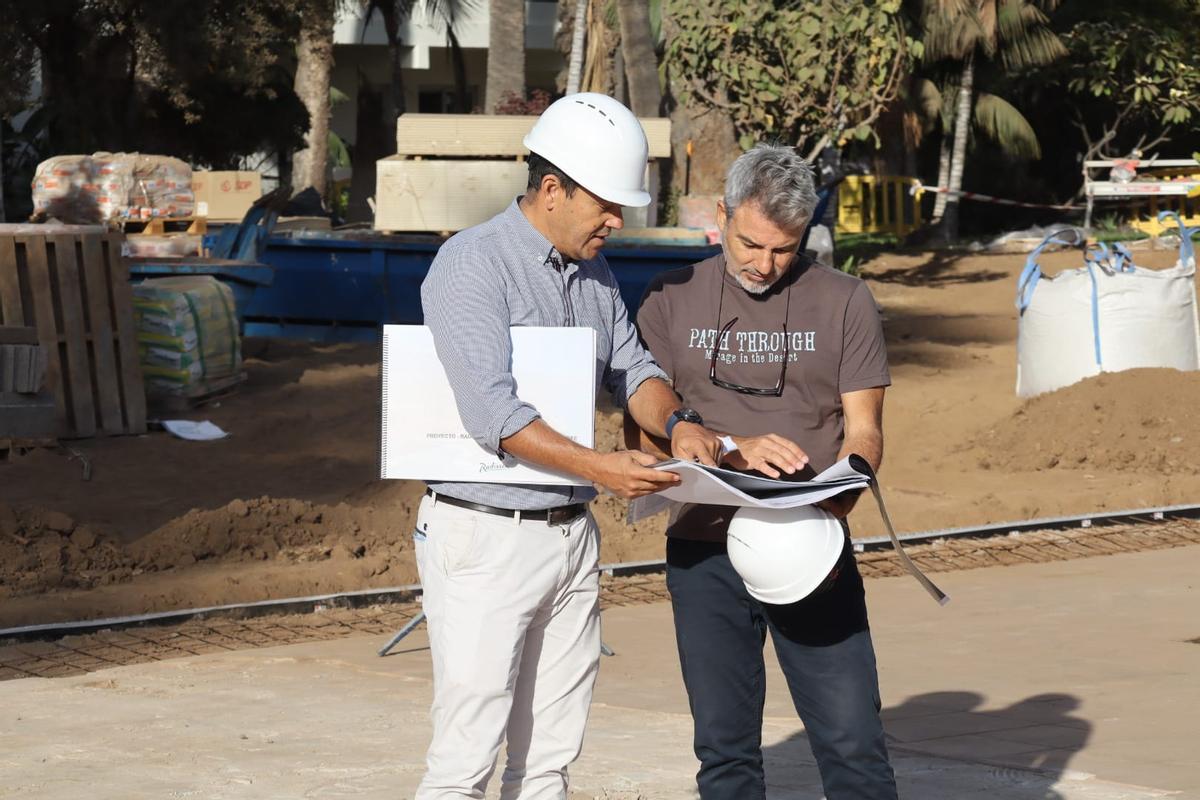 El concejal del área de Urbanismo, David Hernández (ACP), asume el expediente de una parcela para viviendas