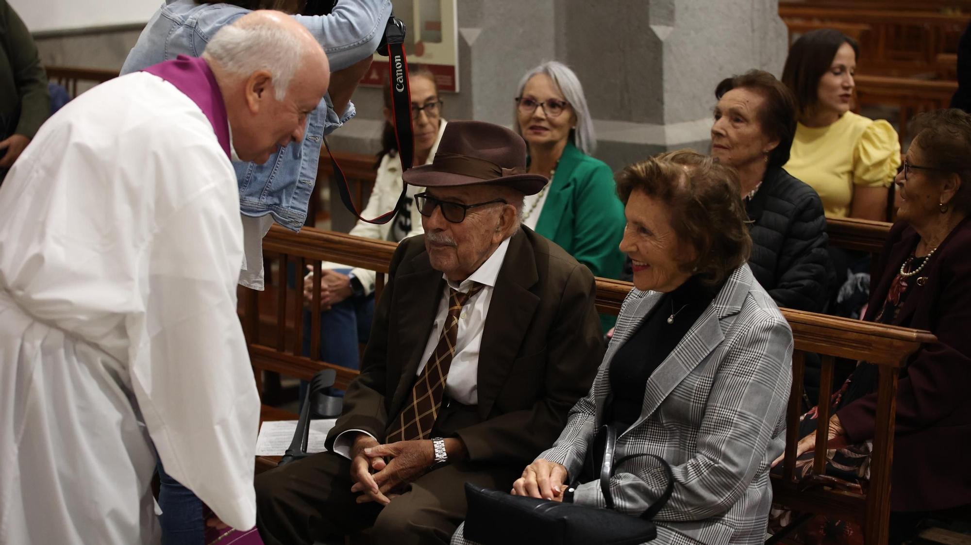 Homenaje a las personas mayores de 90 años en Valleseco