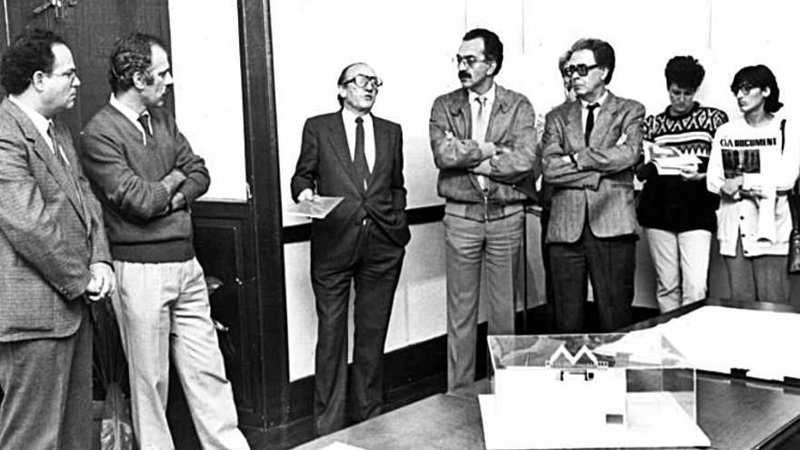 Carmelo Artiles, Francisco Ramos Camejo, Sáenz de Oiza, 
Felipe Pérez Moreno y Martin Chirino en el CAAM.
