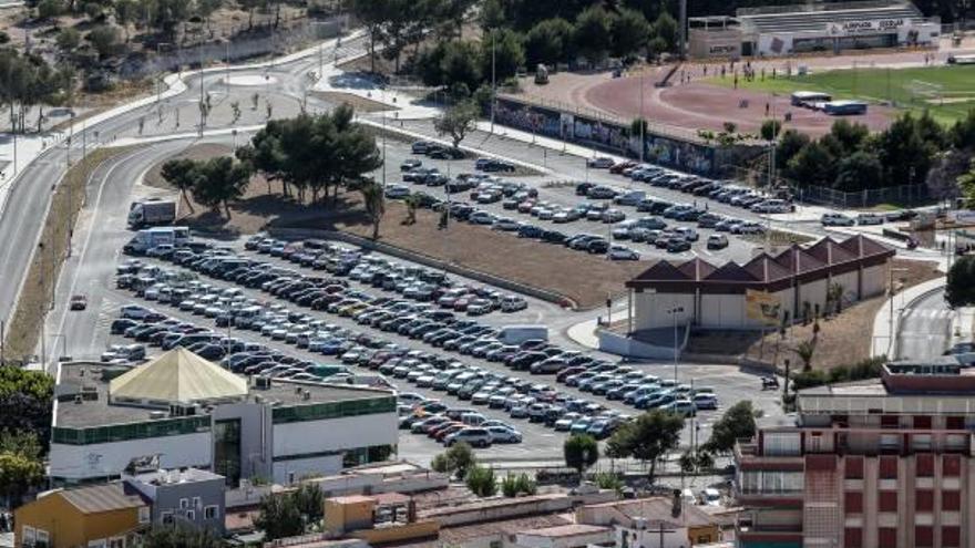 El aparcamiento de Mercasa, ahora «blanco», es una de las zonas que se pintará de verde.
