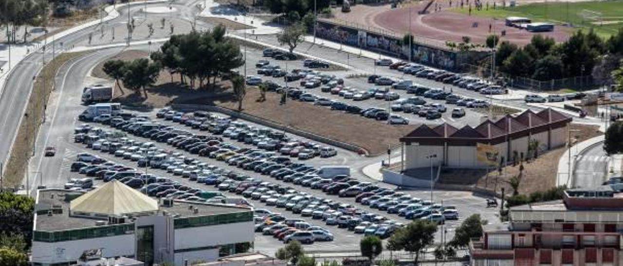 El aparcamiento de Mercasa, ahora «blanco», es una de las zonas que se pintará de verde.