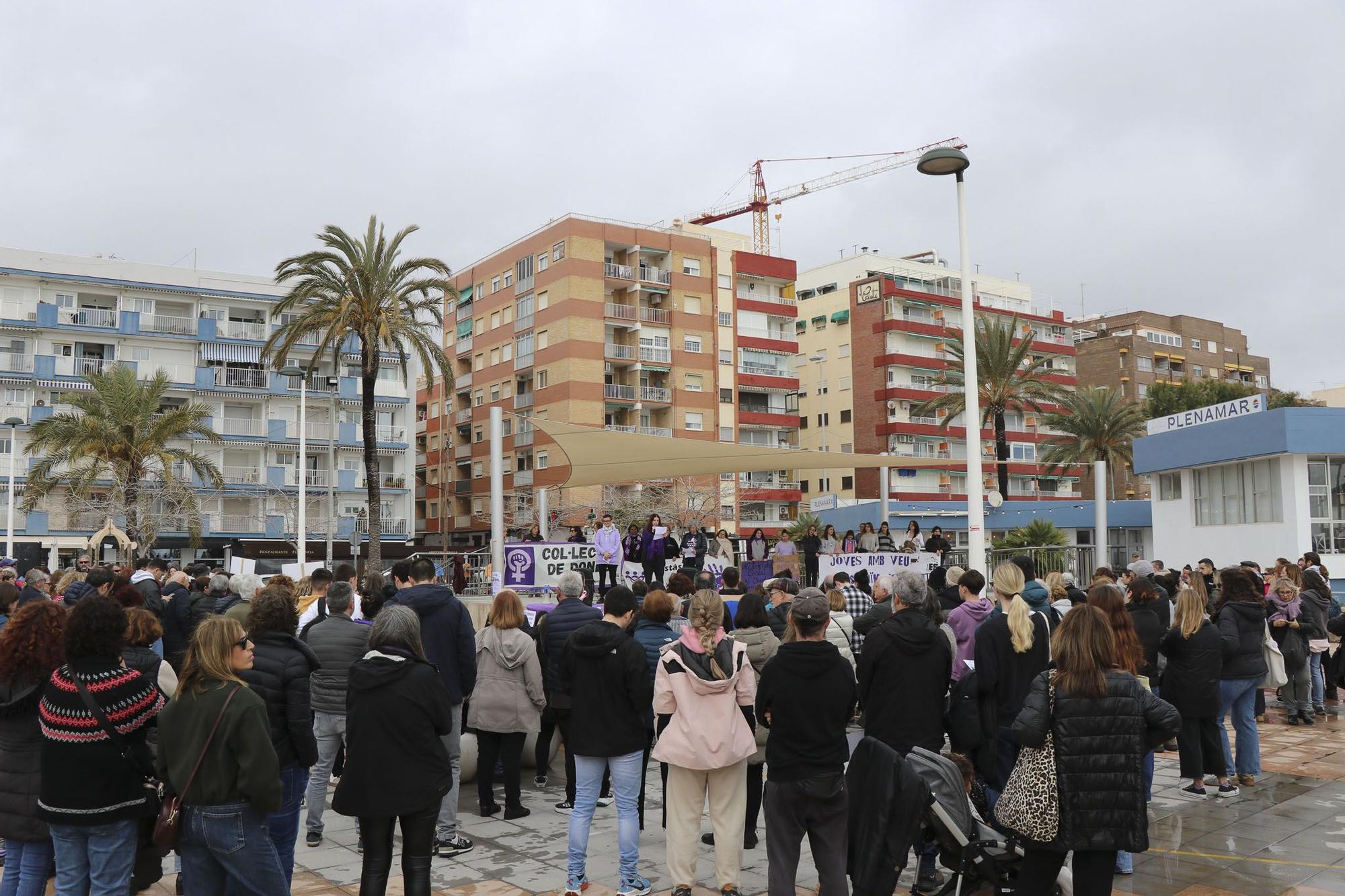 Así fue la manifestación del 8M en el Port de Sagunt