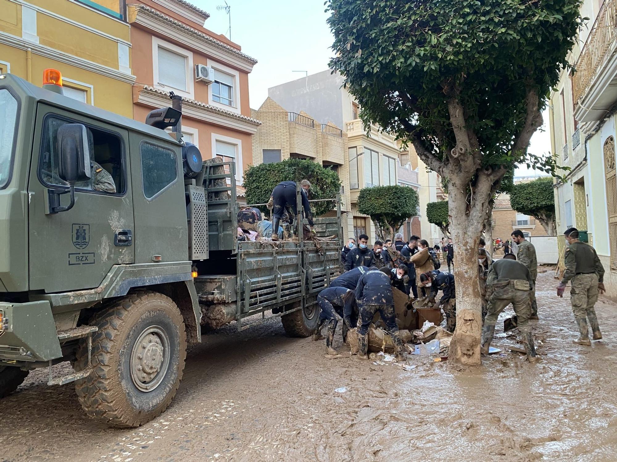 Militares de la BRIX siguen trabajando en la zona cero de la DANA