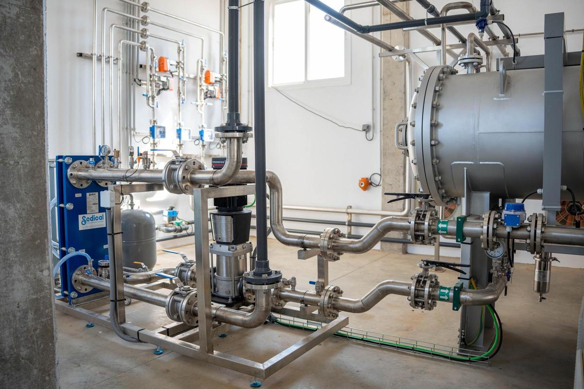 Así se moderniza el agua que bebe la capital extremeña.
