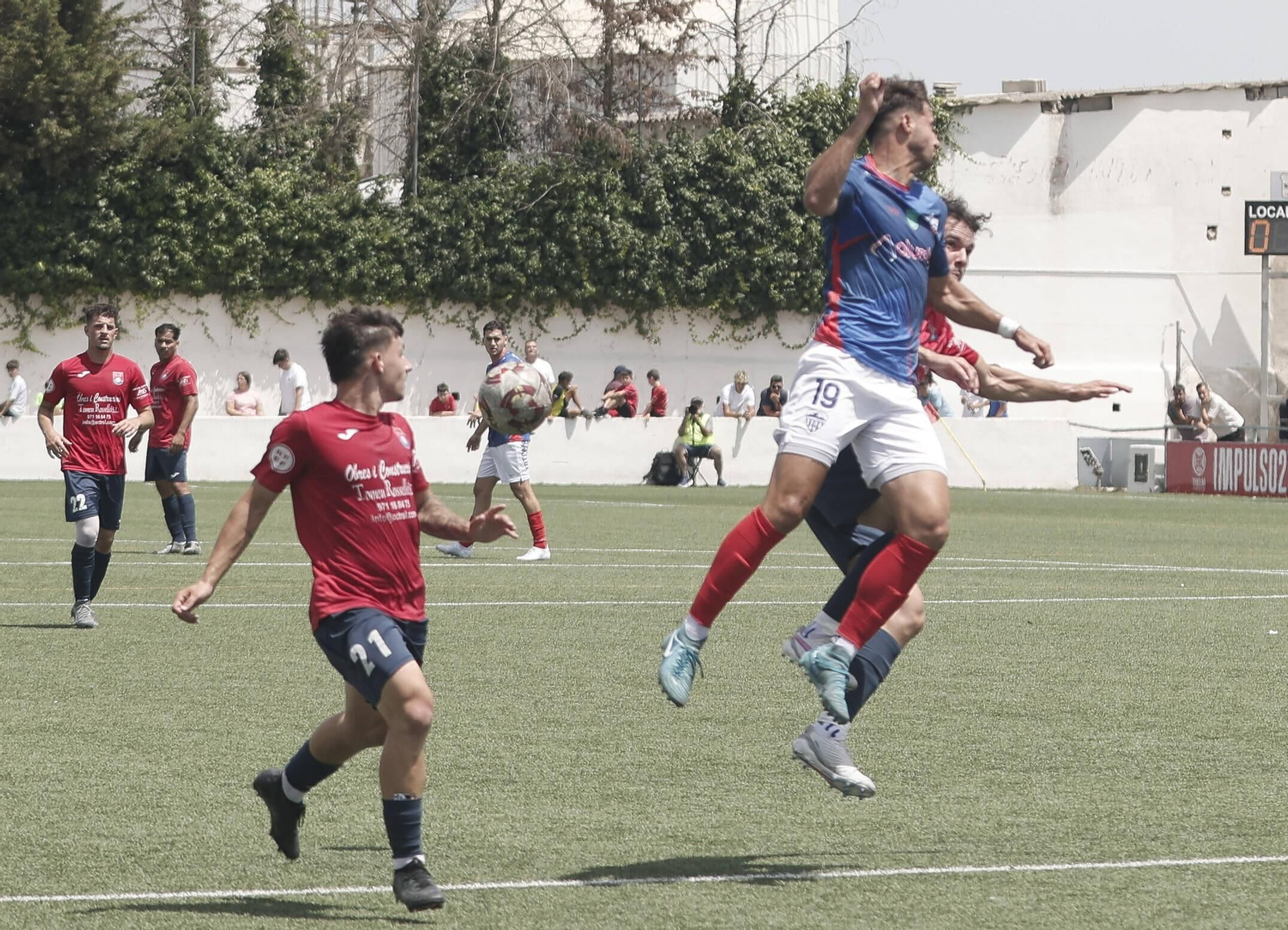 Las imágenes del encuentro entre el Porreres y el Atlético Monzón