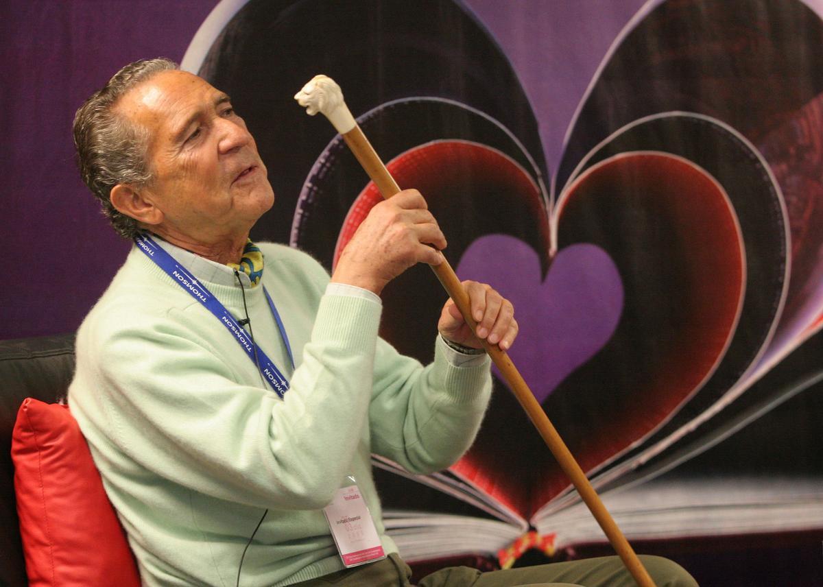 Antonio Gala, en noviembre del 2006, durante el programa El placer de la lectura, donde varios escritores mantienen un acercamiento con los lectores, en el marco de la Feria Internacional del Libro de Guadalajara (México).