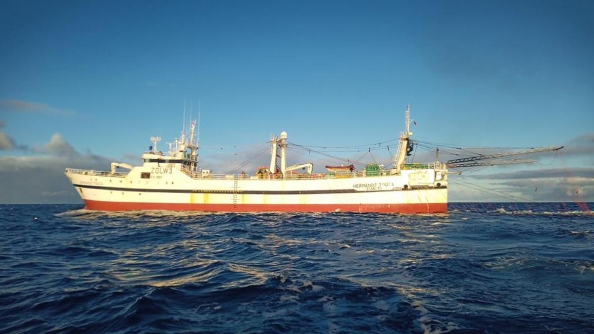Uno de los barcos de la armadora Chymar en aguas de Malvinas