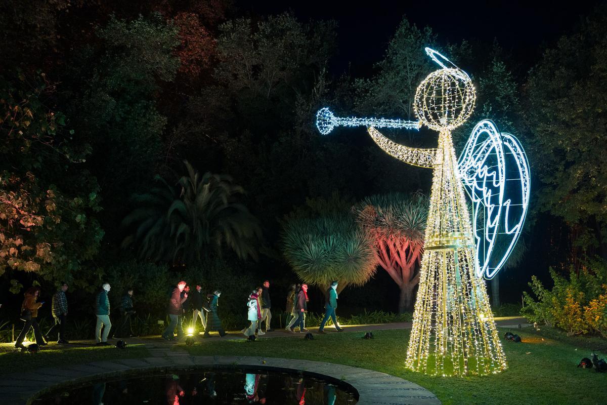 Parte del montaje navideño ‘Angélical: El Reino de los Ángeles de la Navidad’, en el Botánico.