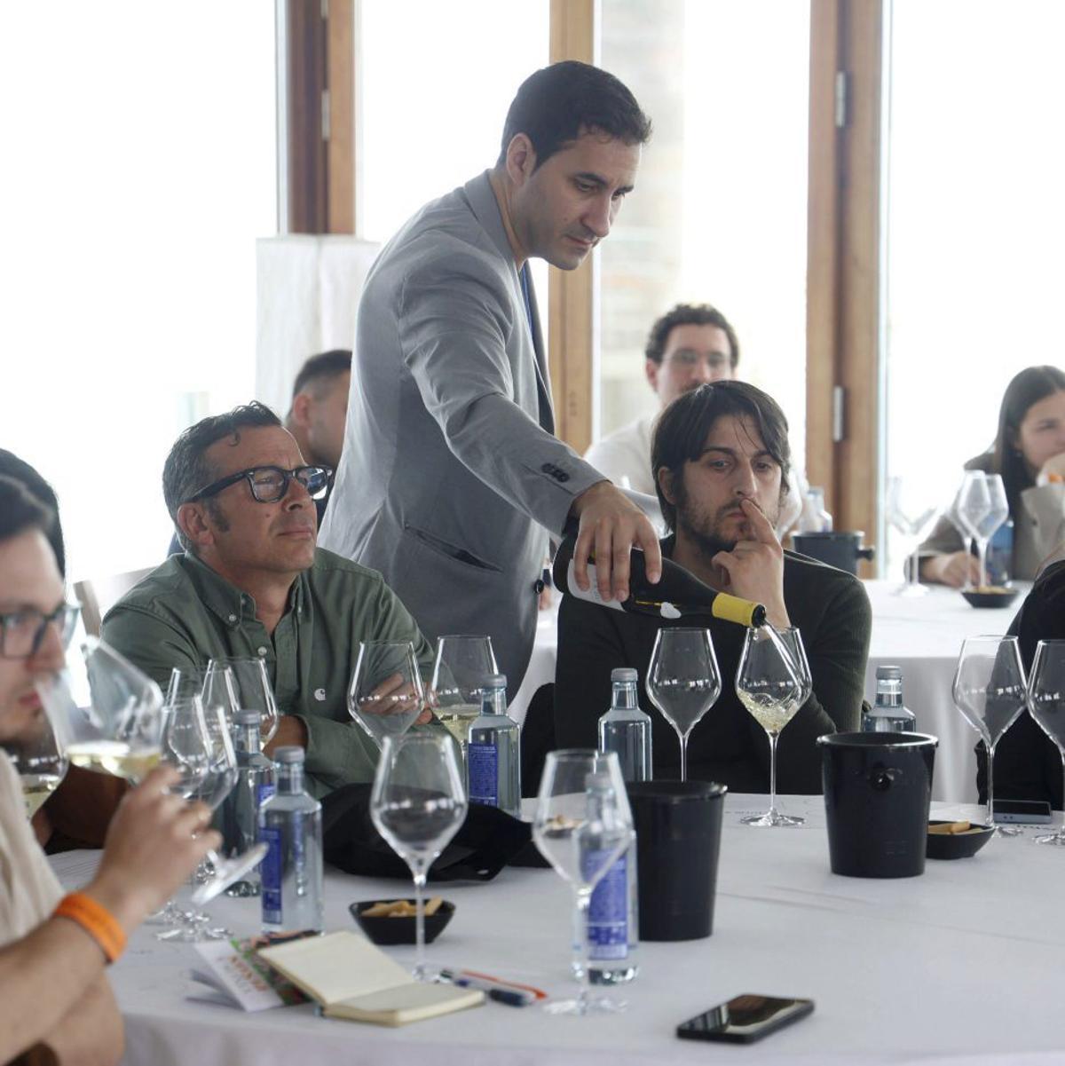 Instantes de a degustación de vinos del Bierzo. | GUSTAVO SANTOS