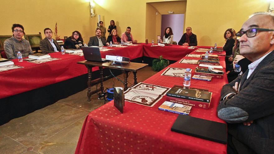 Foto de archivo de una reunión del consejo rector de la UA en Cocentaina