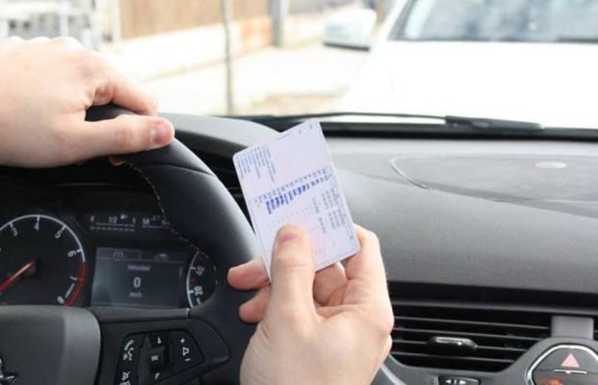 "Llevo más de un mes intentando pedir un duplicado del carnet de conducir y no hay manera" "Llevo más de un mes intentando pedir un duplicado del carnet de conducir y no hay manera"
